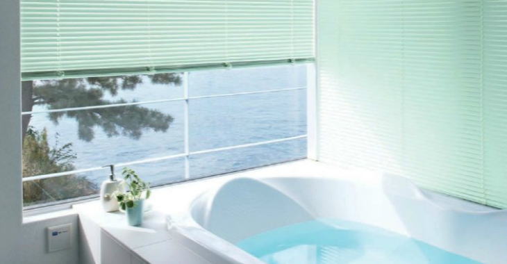 浴室やキッチンの窓にオススメの耐水性の高いブラインド