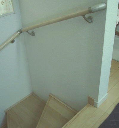 ２階リビングの階段の下り口